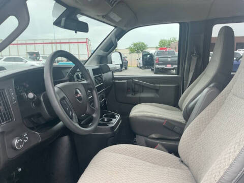 2025 GMC Savana LT 3500