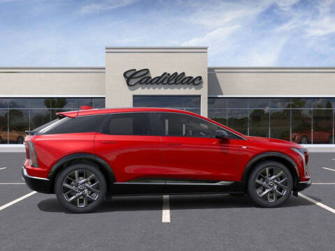 2025 Cadillac OPTIQ Luxury 2