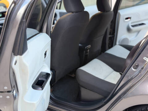 2014 Toyota Prius c Two