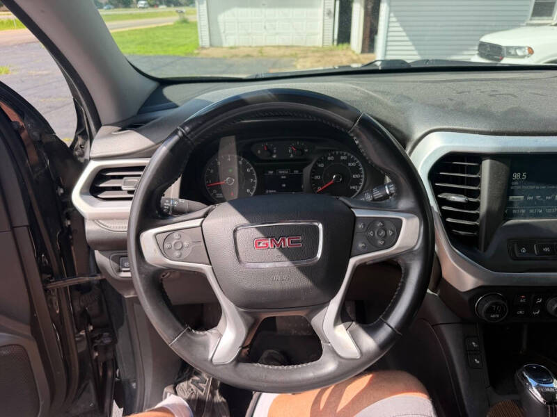 2017 GMC Acadia SLE-2