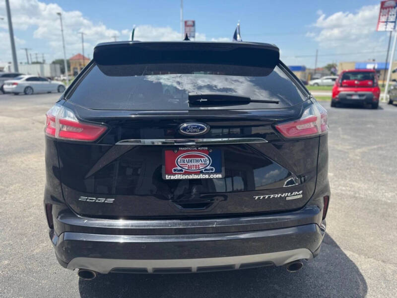 2019 Ford Edge Titanium