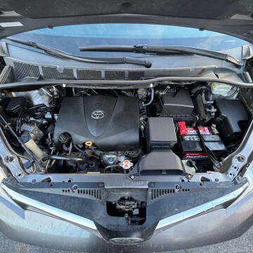 2019 Toyota Sienna LE 7-Passenger
