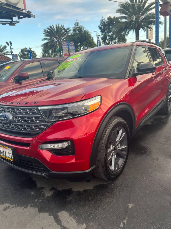 2023 Ford Explorer XLT's photo