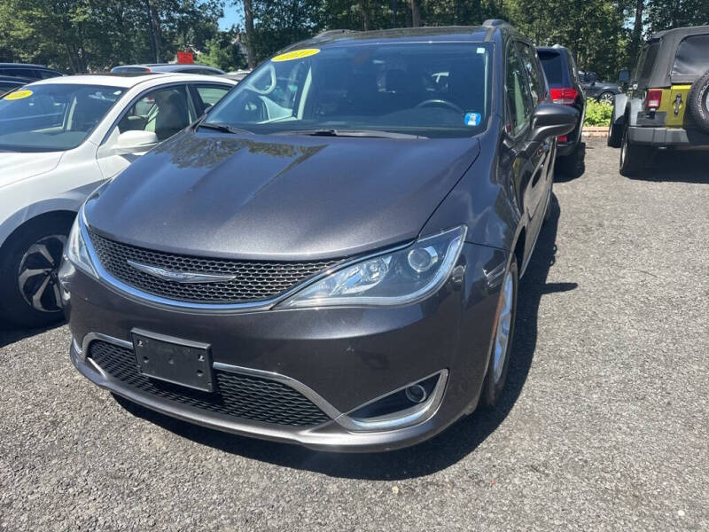 2017 Chrysler Pacifica Touring-L