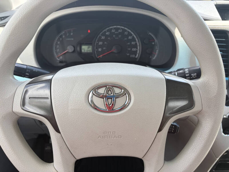 2014 Toyota Sienna L 7-Passenger