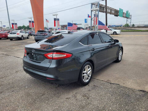 2015 Ford Fusion SE