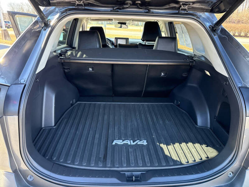 2022 Toyota RAV4 XLE