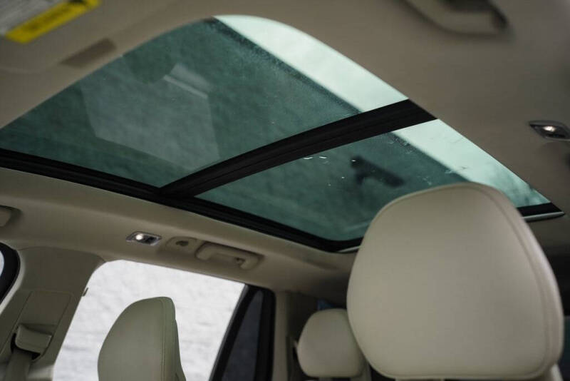 2017 Volvo XC90 T5 Momentum