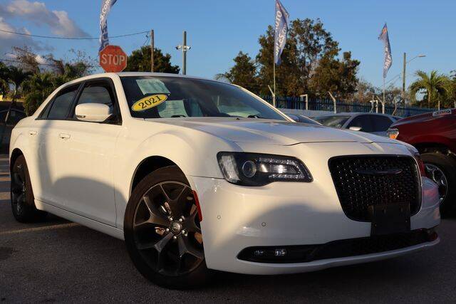 2021 Chrysler 300 for sale at OCEAN AUTO SALES in Miami FL