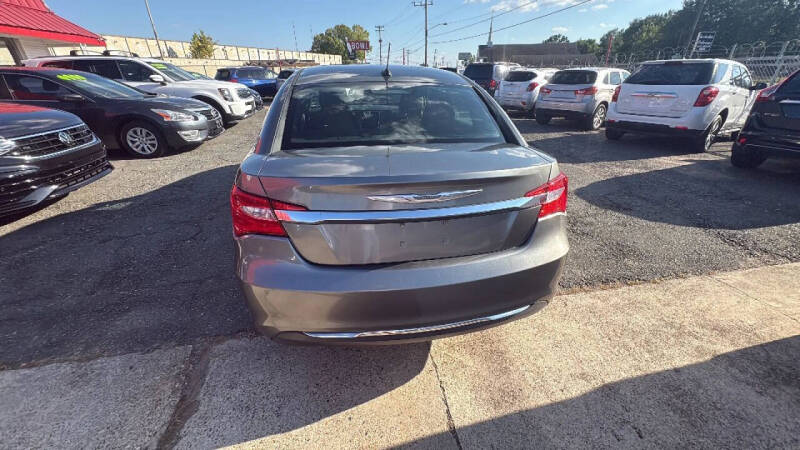 2012 Chrysler 200 LX