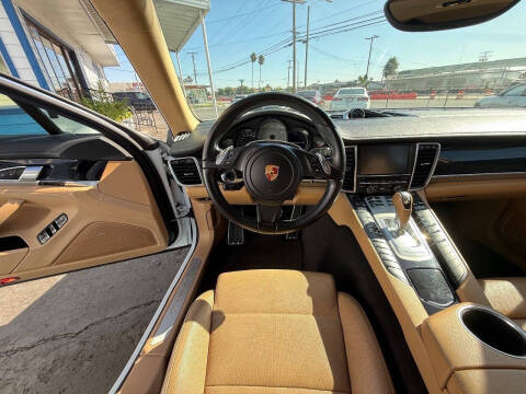 2016 Porsche Panamera S