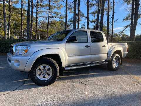 2005 Toyota Tacoma for sale at SELECTIVE Cars & Trucks in Woodstock GA