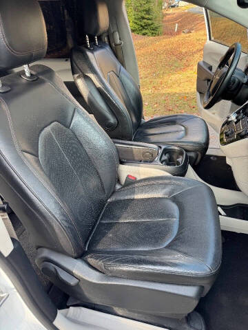 2020 Chrysler Pacifica Touring L