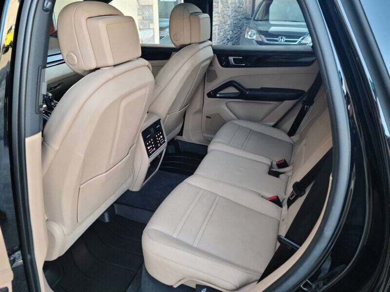 2023 Porsche Cayenne S