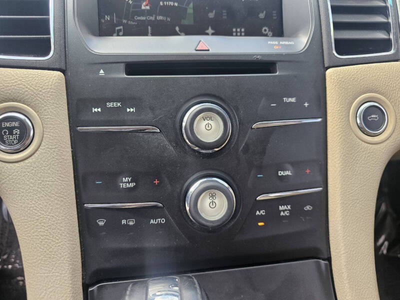 2016 Ford Taurus SEL