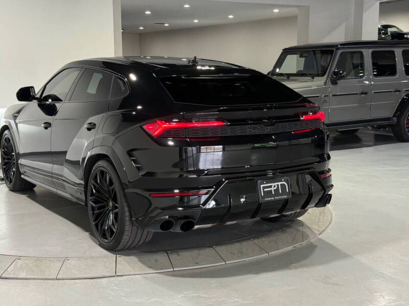 2025 Lamborghini Urus SE
