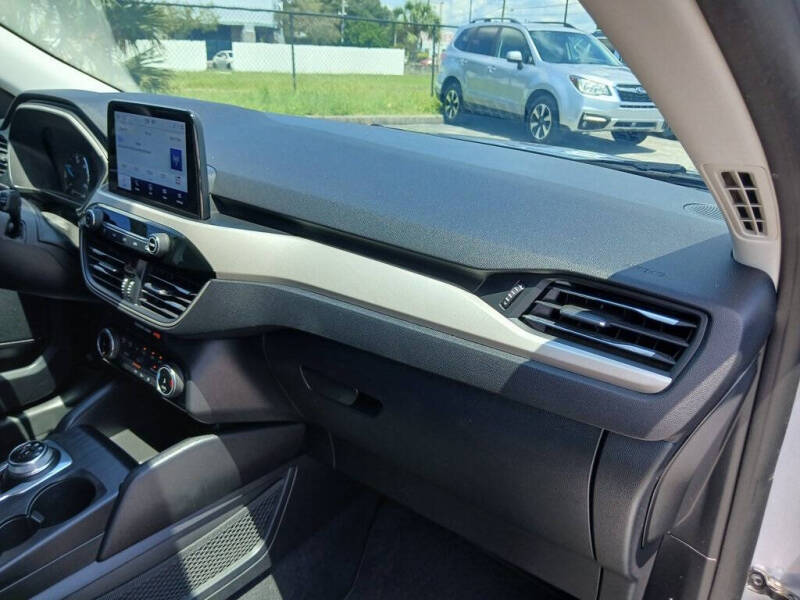 2022 Ford Escape Hybrid SEL