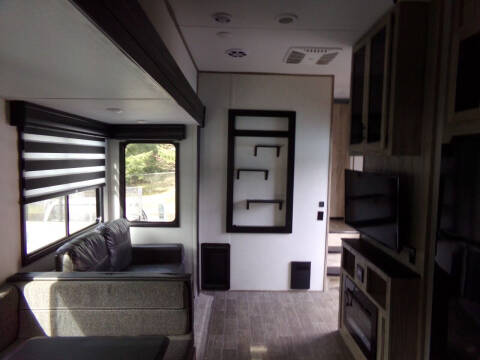 2022 Forest River Cherokee Arctic Wolf