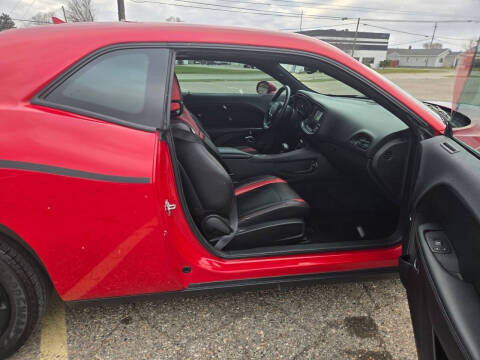2016 Dodge Challenger SXT Plus