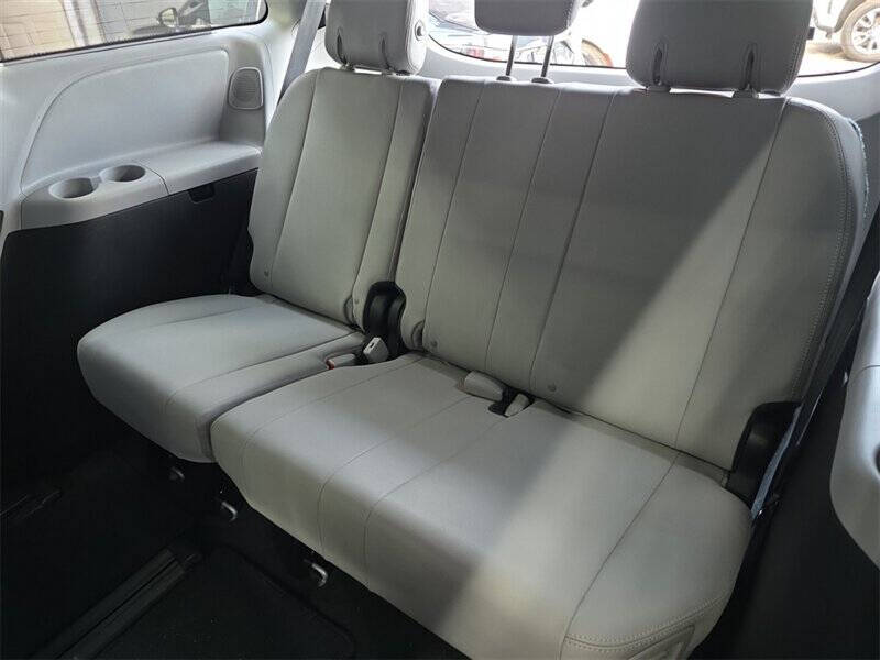 2020 Toyota Sienna Limited Premium 7-Passenger