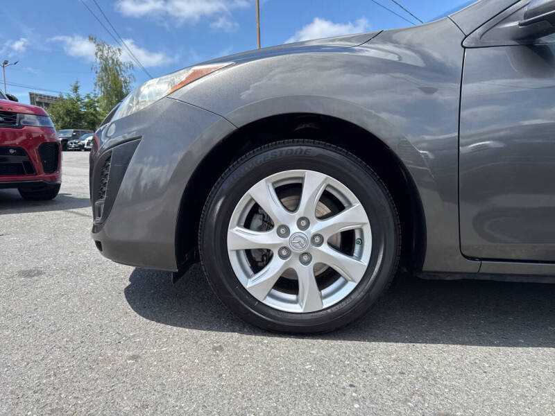 Used 2011 Mazda MAZDA3 i Touring with VIN JM1BL1VG4B1424564 for sale in Edmonds, WA