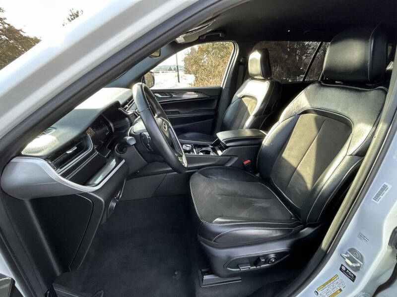 2022 Jeep Grand Cherokee L Altitude