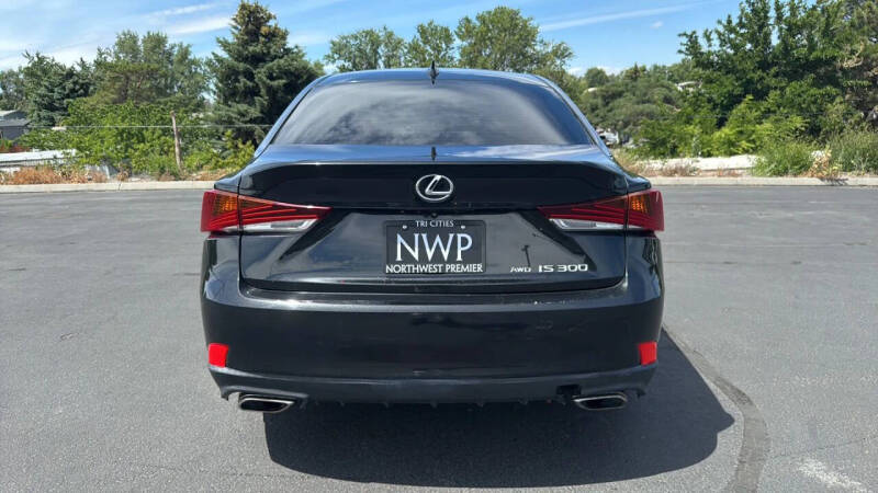 2017 Lexus IS 300