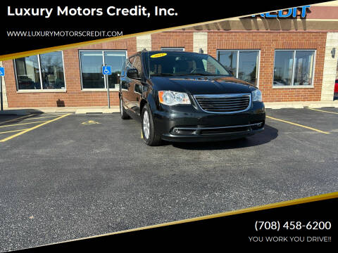 2016 Chrysler Town and Country for sale at Luxury Motors Credit, Inc. in Bridgeview IL