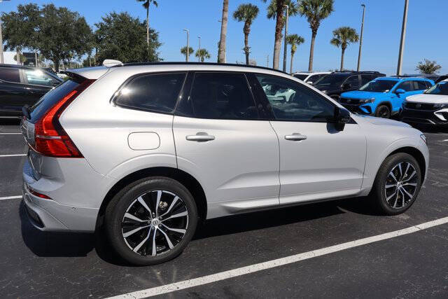 2024 Volvo XC60 B5 Plus Dark Theme