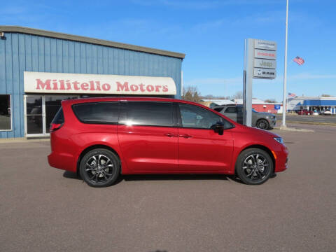 2026 Chrysler Pacifica Select