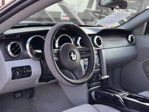 2009 Ford Mustang V6 Deluxe