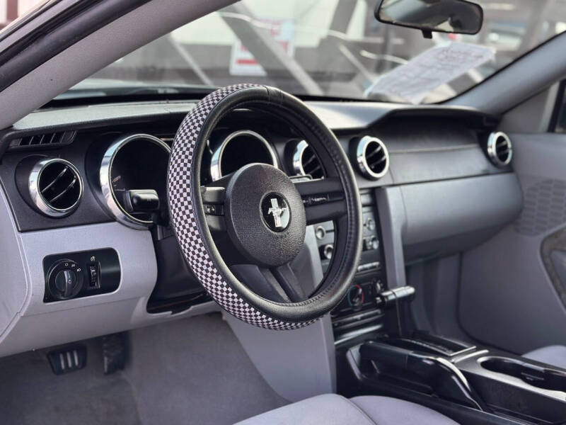 2009 Ford Mustang V6 Deluxe