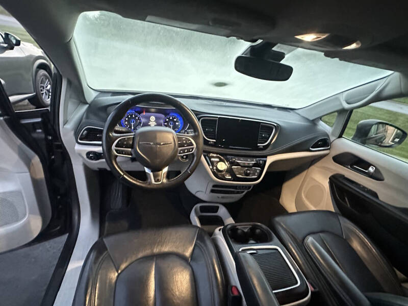 2022 Chrysler Pacifica Touring L