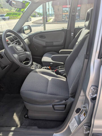 2004 Chevrolet Tracker