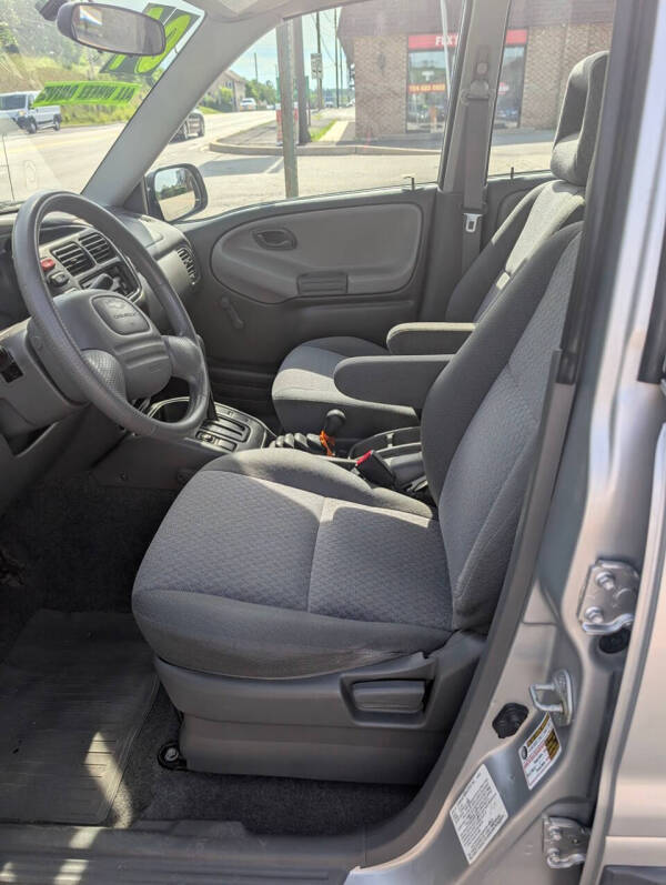 2004 Chevrolet Tracker