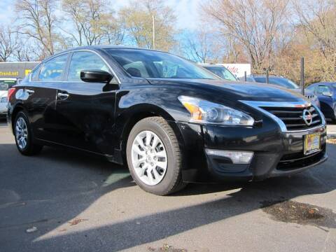 2013 Nissan Altima for sale at DRIVE TREND in Cleveland OH