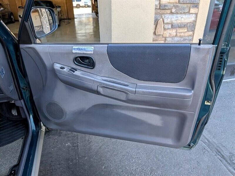 1995 Mitsubishi Pajero Mini