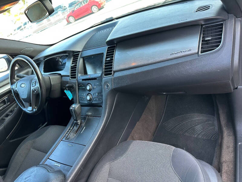 2013 Ford Taurus SEL