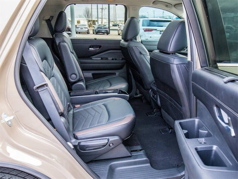2024 Nissan Pathfinder Platinum