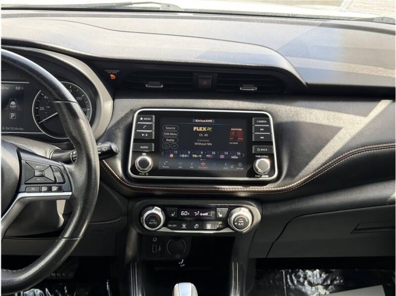 2020 Nissan Kicks SR