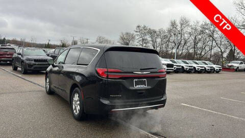 2026 Chrysler Pacifica Select