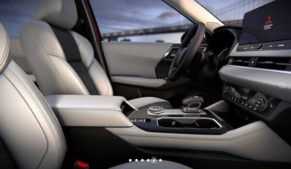 2025 Mitsubishi Outlander SE