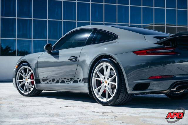 2017 Porsche 911 Carrera