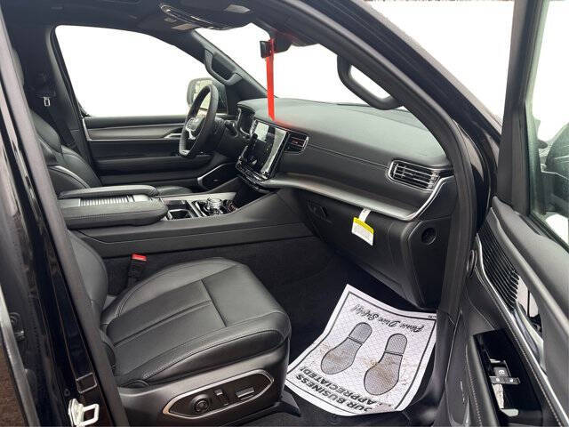 2024 Jeep Wagoneer L Carbide