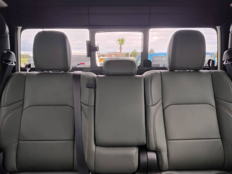 2025 Jeep Gladiator Mojave X