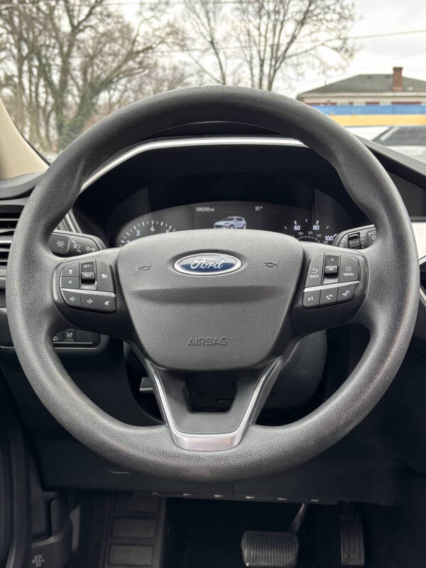 2020 Ford Escape SE