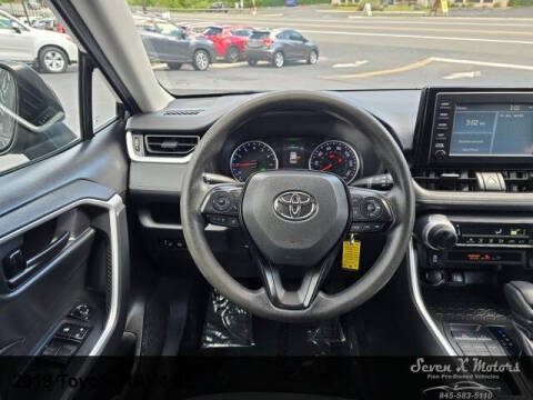 2019 Toyota RAV4 LE