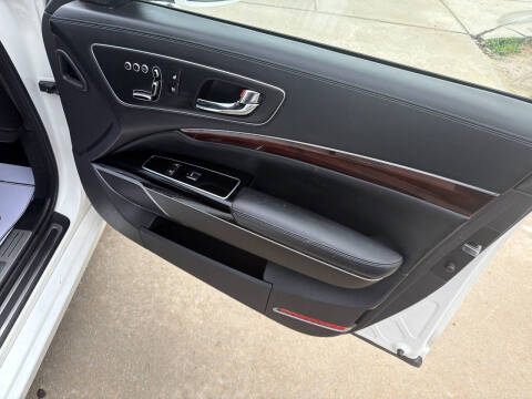 2016 Kia K900 Luxury V8