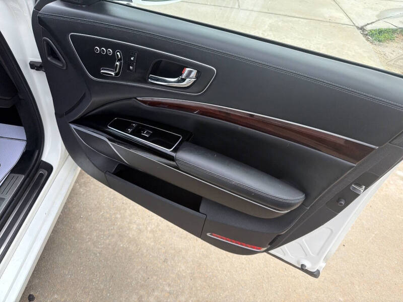 2016 Kia K900 Luxury V8