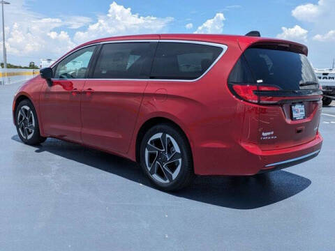 2027 Chrysler Pacifica Limited